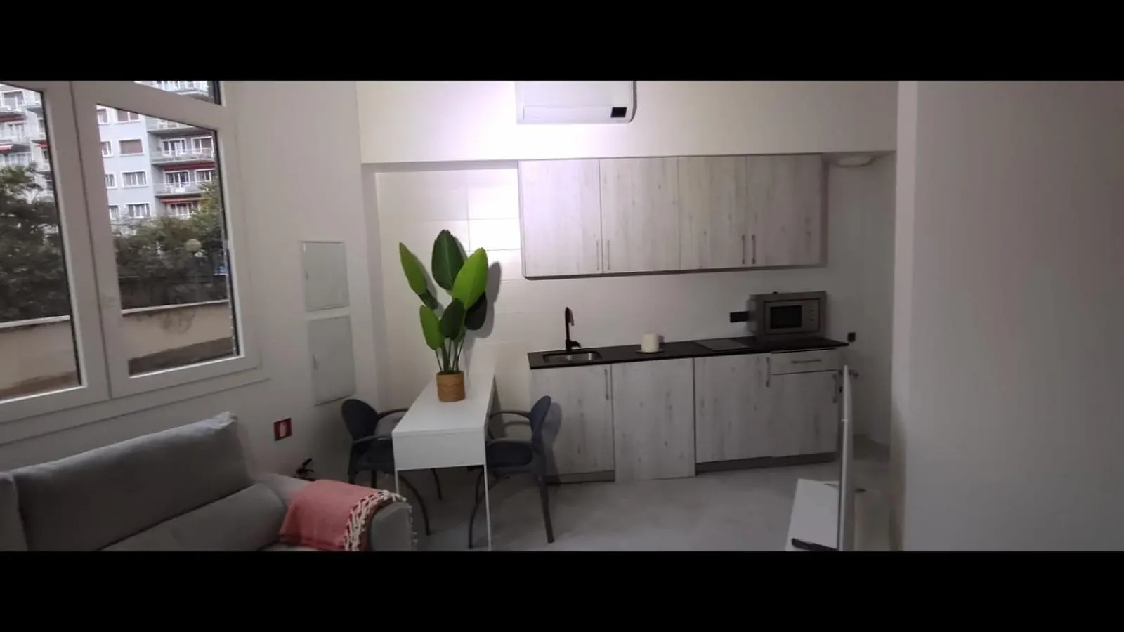 Apartamentos La Colmena By Clabao Pamplona Spain